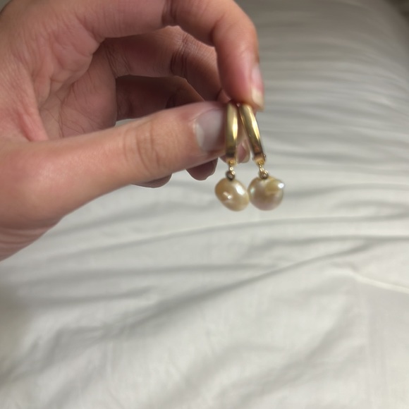 14k earring - Picture 2 of 2